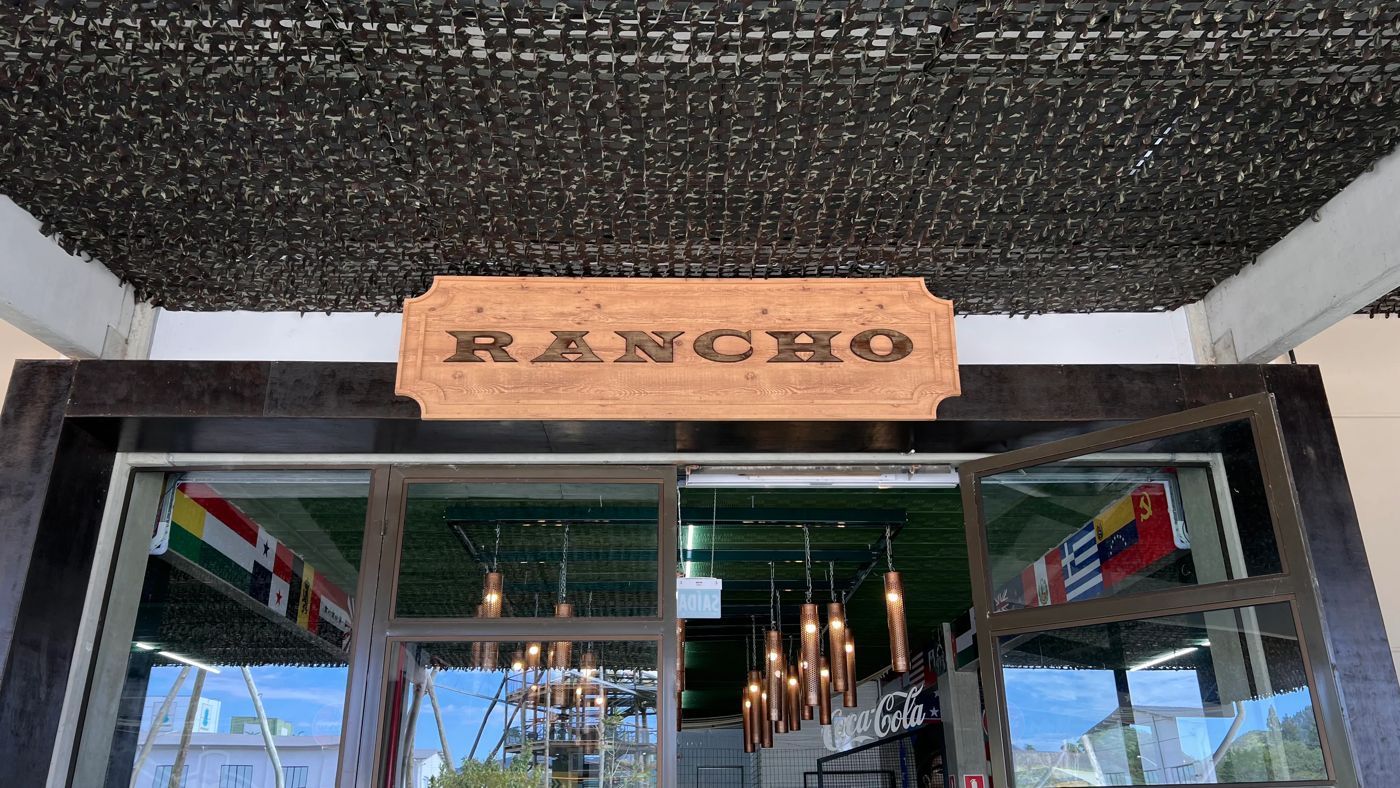 Entrada do Rancho, restaurante temático
